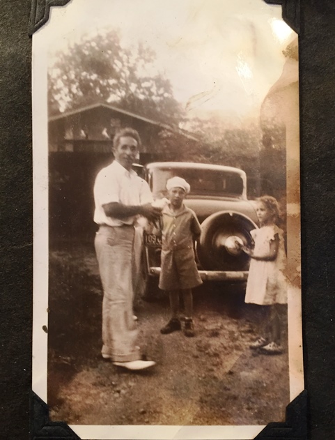 how to identify old cars in photographs